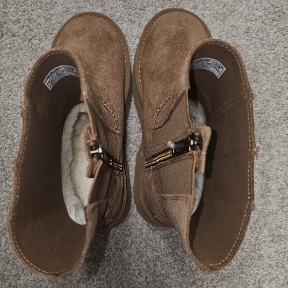 UGG Women's Classic Twin Seam New Heights Boots - Picture 6 of 8